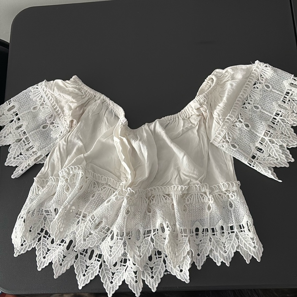 White knit crop top. Lightly used.